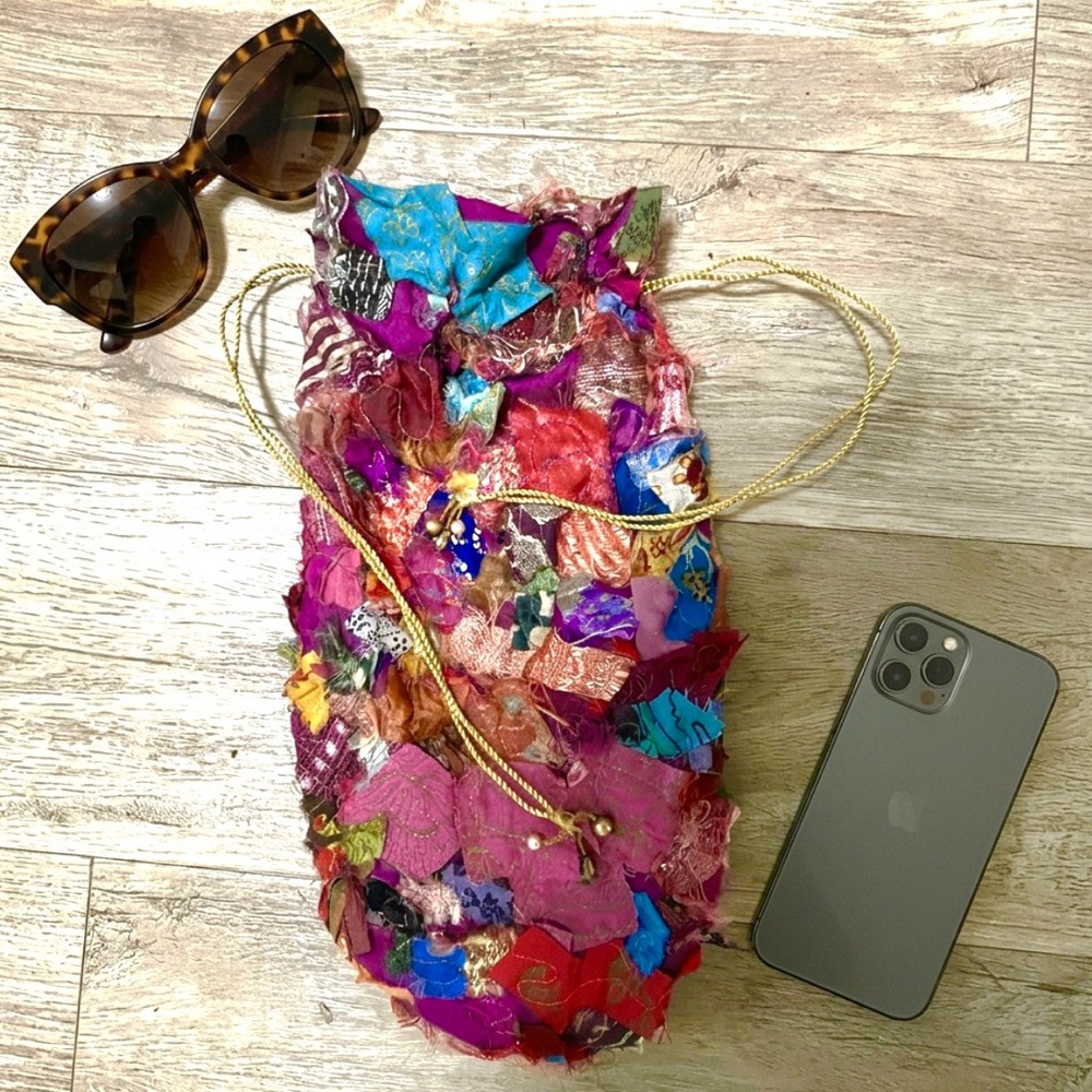 Vintage 90s Boho Patchwork Pouch Bag – Multicolor Indian Sari Textile Art